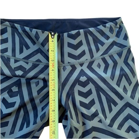Lululemon Wunder Under Crop II Size 6 - Picture 10 of 12